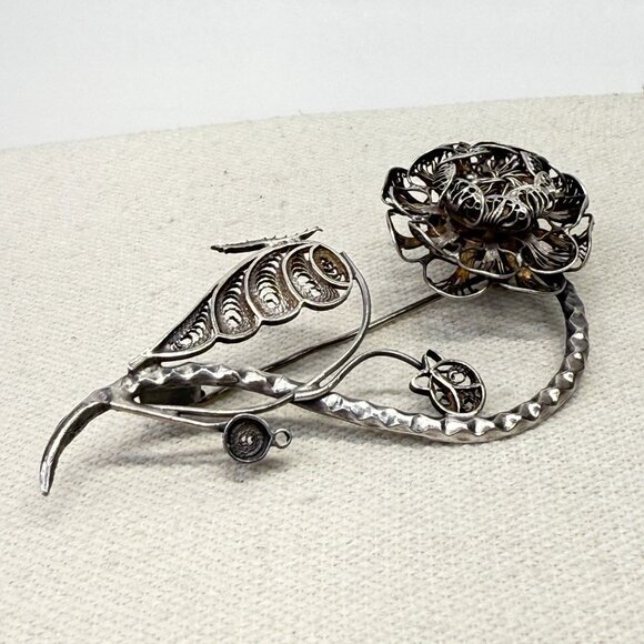 Vintage Sterling Silver Filigree Rose Brooch Pin‎ Intricate Ornate Hammered Stem - Picture 2 of 11